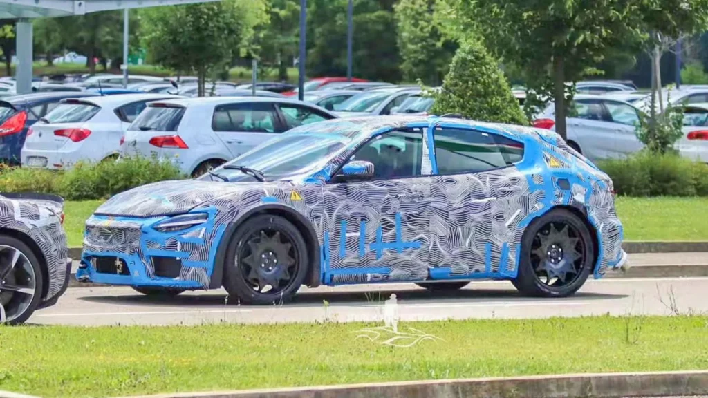 Ferrari-F244-Spy-Shot-camouflage
